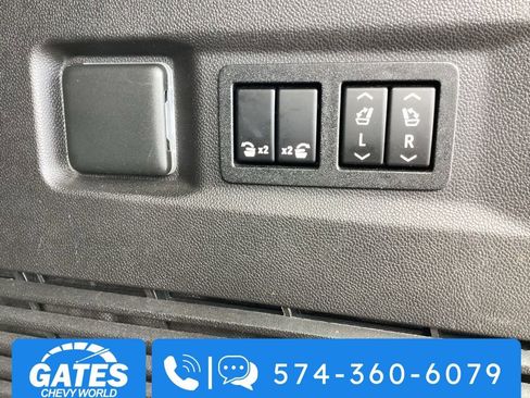 Used 2021 Chevrolet Tahoe Z71 w/ Z71 Signature Package AWD/4WD image 15