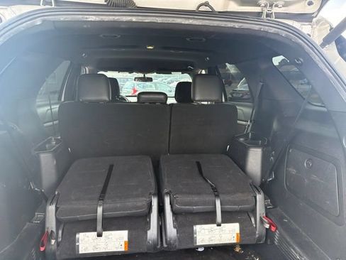 Used 2019 Ford Explorer XLT w/ Equipment Group 202A FWD image 5