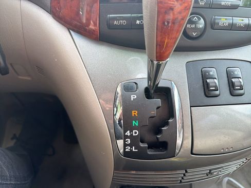 Used 2006 Toyota Sienna XLE Limited AWD/4WD image 24