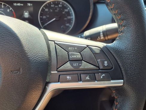 Used 2022 Nissan Versa SR w/ Convenience Package FWD image 19