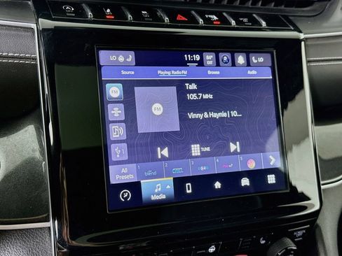 Used 2023 Jeep Grand Cherokee Altitude AWD/4WD image 7