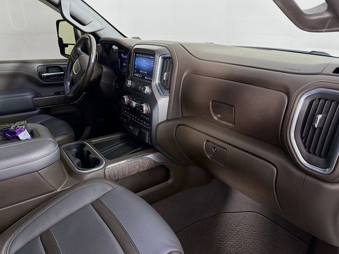 Used 2022 GMC Sierra 3500 Denali image 30