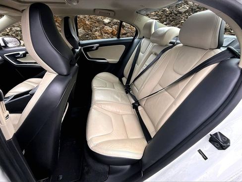 Used 2012 Volvo S60 T5 image 22