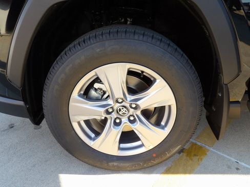 New 2025 Toyota RAV4 XLE image 17