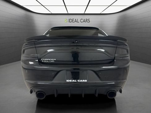 Used 2020 Dodge Charger SXT w/ Leather Interior Group RWD image 4