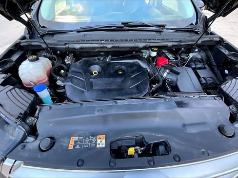 Used 2018 Ford Edge Titanium image 10