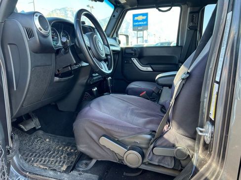 Used 2014 Jeep Wrangler Unlimited Sahara w/ Connectivity Group image 22