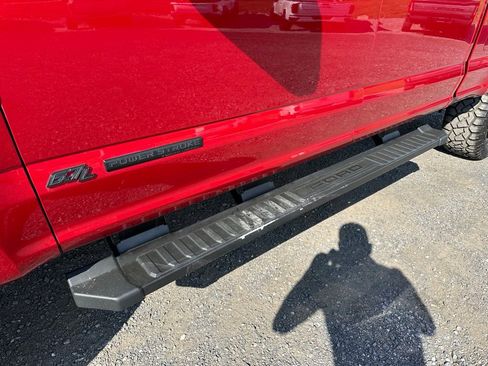 Used 2022 Ford F250 Lariat w/ Black Appearance Package image 16