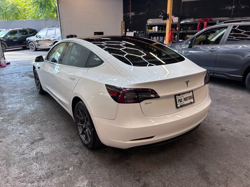 Used 2020 Tesla Model 3 Standard Range Plus RWD image 5