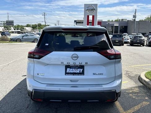Certified 2025 Nissan Rogue SL AWD/4WD image 25