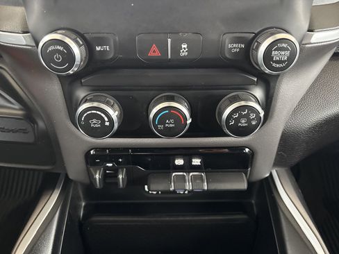 Used 2024 RAM 3500 Big Horn image 17