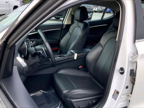 Used 2023 Genesis G70 2.0T image 14