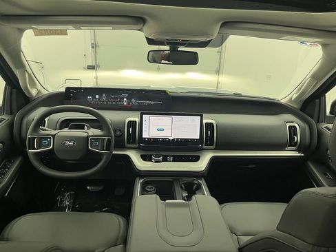 New 2026 Ford Expedition Max Active image 2