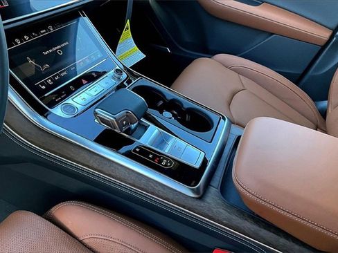 New 2025 Audi Q7 3.0T Prestige image 8