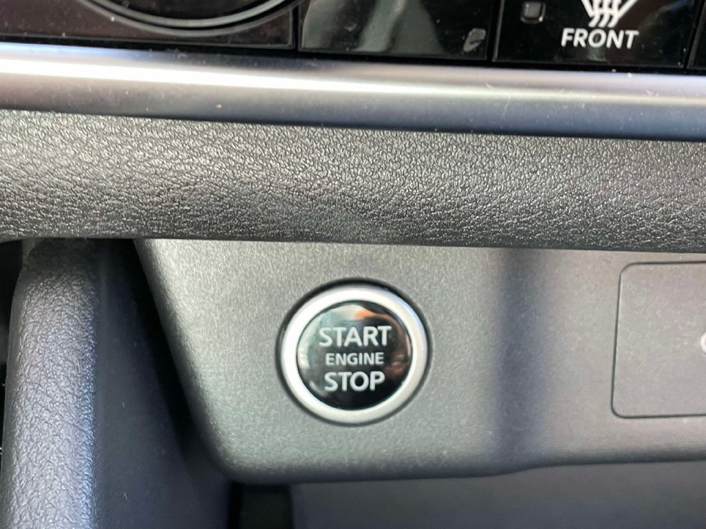 Used 2023 Nissan Rogue SV AWD/4WD image 27