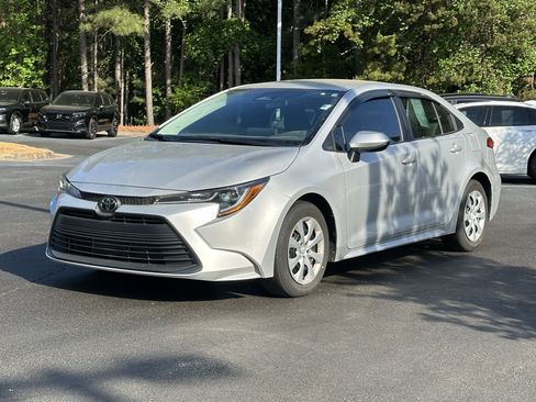 Used 2024 Toyota Corolla LE image 5