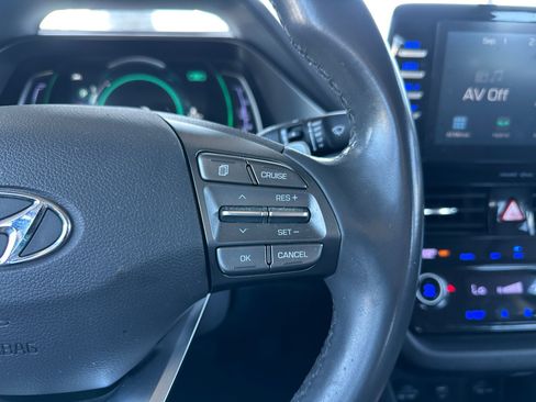 Used 2020 Hyundai Ioniq SE FWD image 19