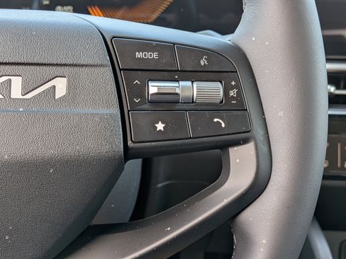 New 2026 Kia Sportage LX FWD image 28
