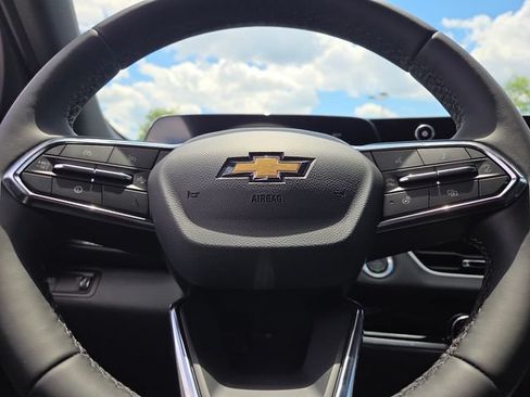 Used 2026 Chevrolet Equinox LT w/ Safety and Technology Package FWD image 23