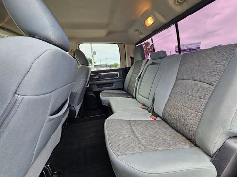Used 2018 RAM 1500 Classic SLT AWD/4WD image 13