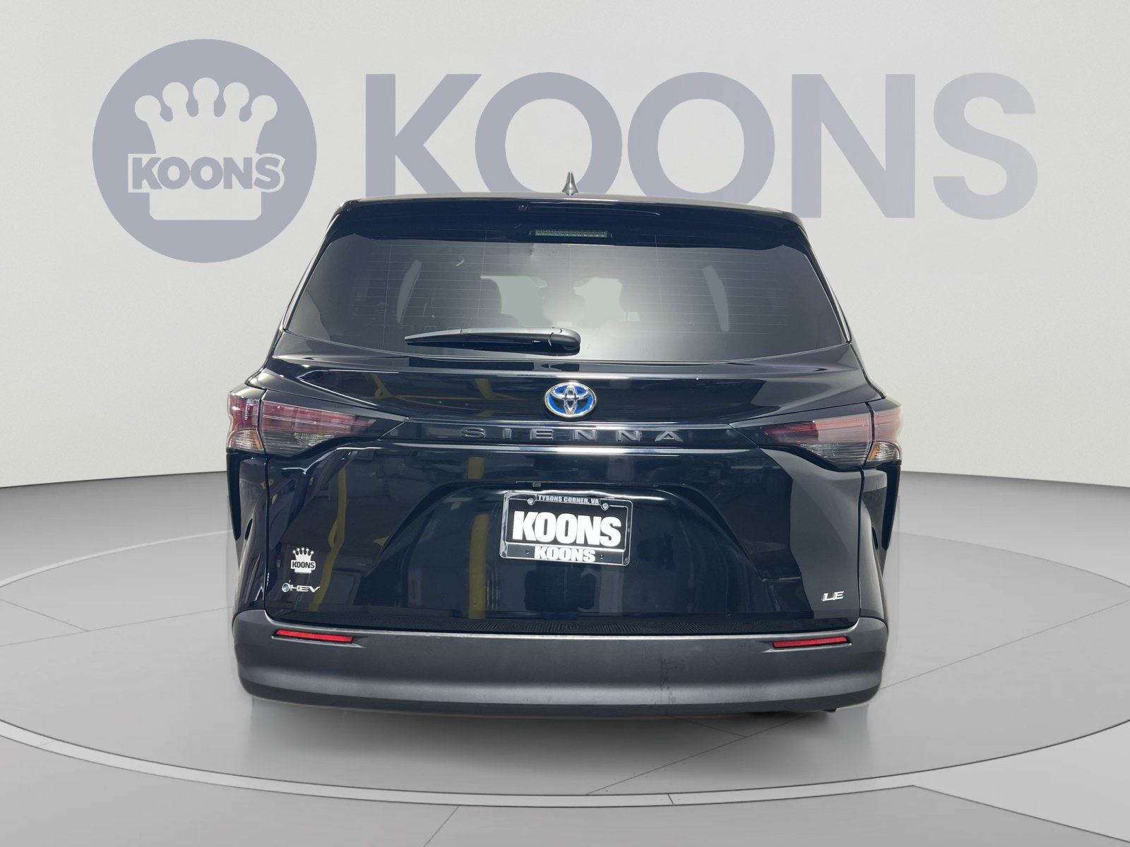 Used 2025 Toyota Sienna LE FWD image 5