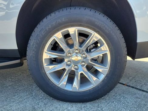 New 2026 Chevrolet Suburban Premier image 5