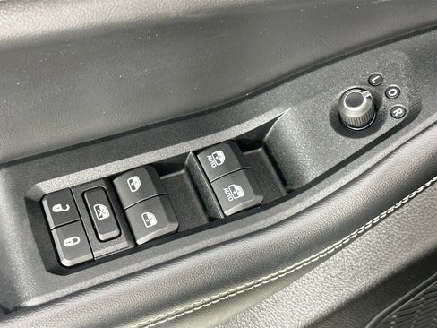 Used 2023 Jeep Grand Cherokee L Limited RWD image 18