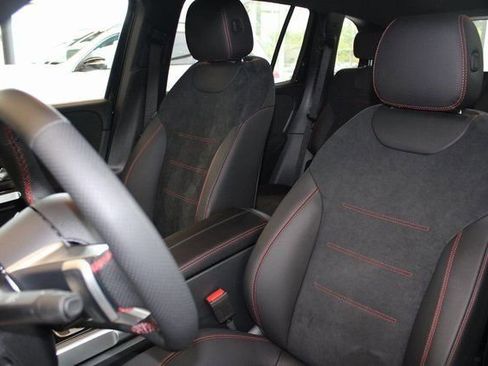 New 2024 Mercedes-Benz GLB 250 4MATIC image 10