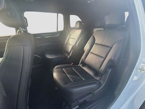 Used 2024 GMC Acadia Elevation AWD/4WD image 28