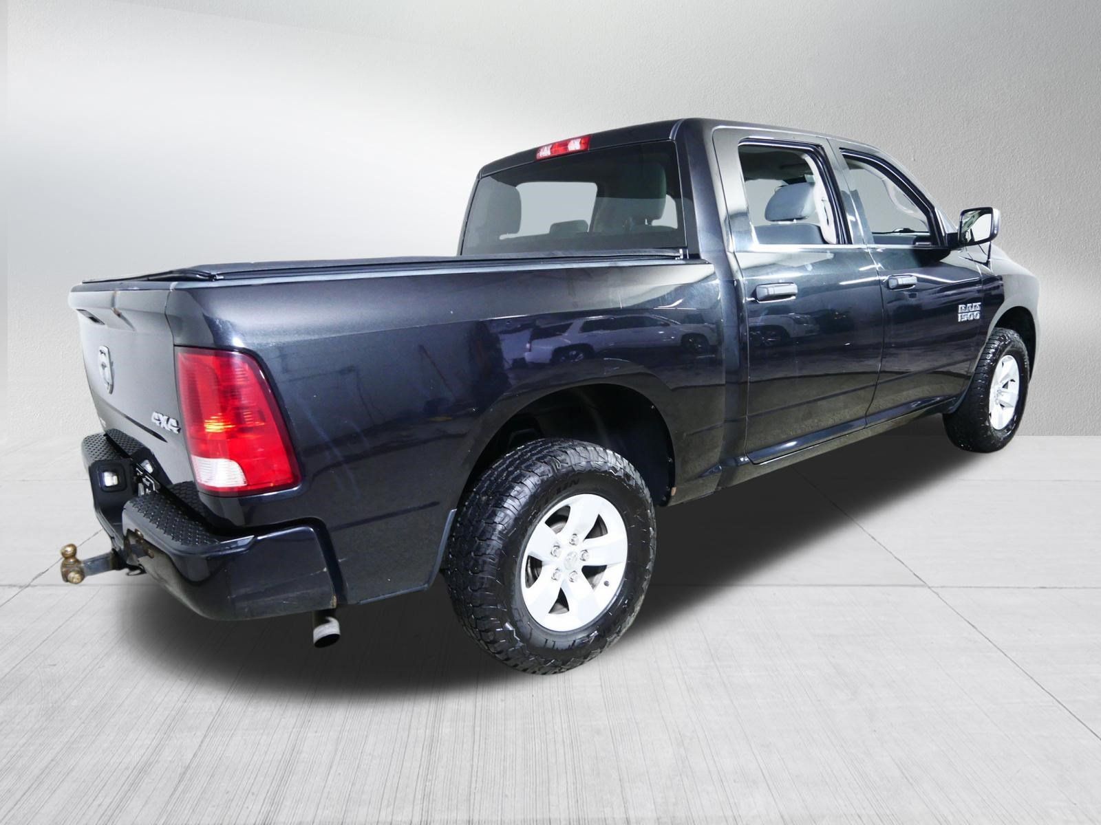 Used 2017 RAM 1500 Express AWD/4WD image 7