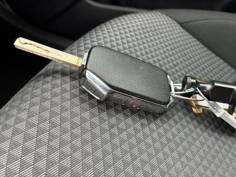 Used 2025 Kia Soul LX w/ LX Technology Package image 21