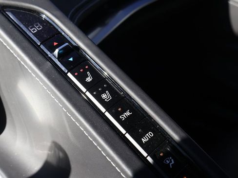 Used 2022 Chevrolet Corvette Stingray Premium Cpe w/ Z51 Performance Package image 32