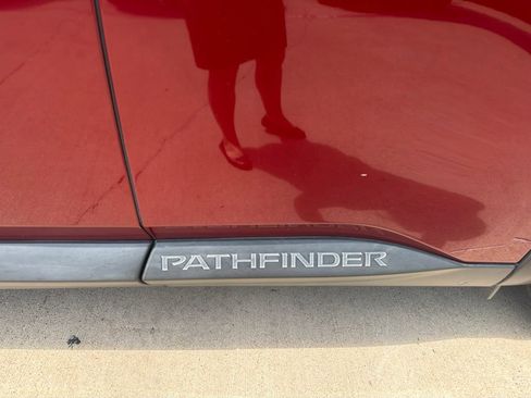 Used 2022 Nissan Pathfinder SV w/ SV Black Package FWD image 3