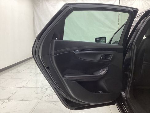 Used 2019 Chevrolet Impala LT FWD image 26