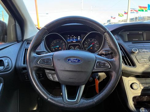 Used 2016 Ford Focus SE w/ SE Sport Package image 11