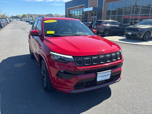 Used 2022 Jeep Compass Limited w/ (RED) Package AWD/4WD image 2