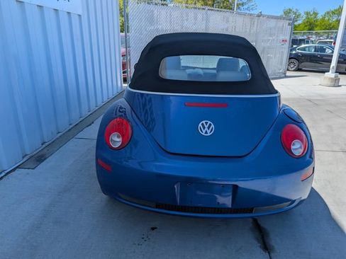 Used 2007 Volkswagen Beetle Convertible w/ Package 1 FWD image 13