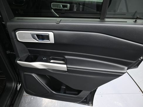 Used 2022 Ford Explorer Limited w/ Equipment Group 301A image 32