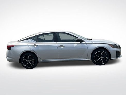 New 2025 Nissan Altima 2.5 SR w/ SR Premium Package image 6