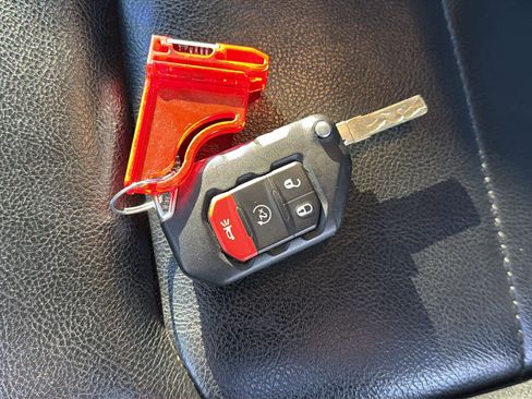 Used 2022 Jeep Gladiator Overland w/ Popular Equipment Package image 20