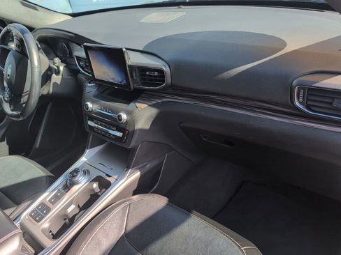 Used 2020 Ford Explorer Limited image 16