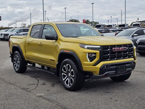 Used 2023 GMC Canyon AT4 w/ AT4 Premium Package image 5