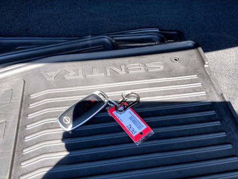 Used 2025 Nissan Sentra S image 13