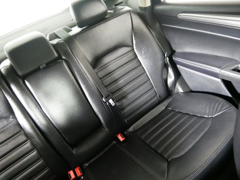 Used 2019 Ford Fusion SE image 14