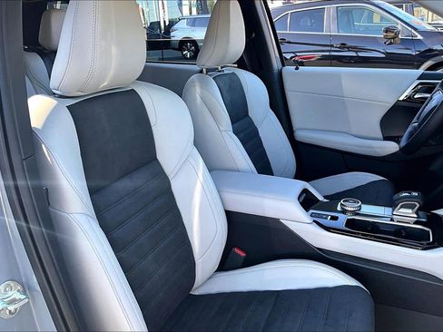 New 2026 Mitsubishi Outlander SE image 11