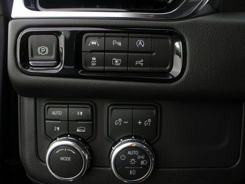 New 2026 GMC Yukon XL Denali w/ Sun & Power Step Package image 9