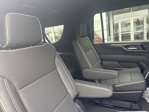 New 2026 GMC Yukon XL Elevation w/ LPO, Elevation Black Package image 35
