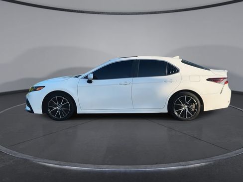 Used 2024 Toyota Camry SE w/ Convenience Package FWD image 5