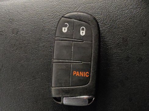 Used 2018 Jeep Compass Sport w/ Tech Group FWD image 32