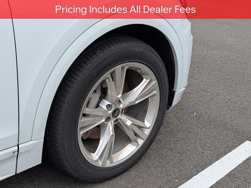 Used 2023 Audi Q8 Premium w/ Convenience Package AWD/4WD image 8